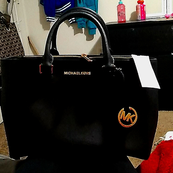 Designer Handbag - Picture 1 of 5